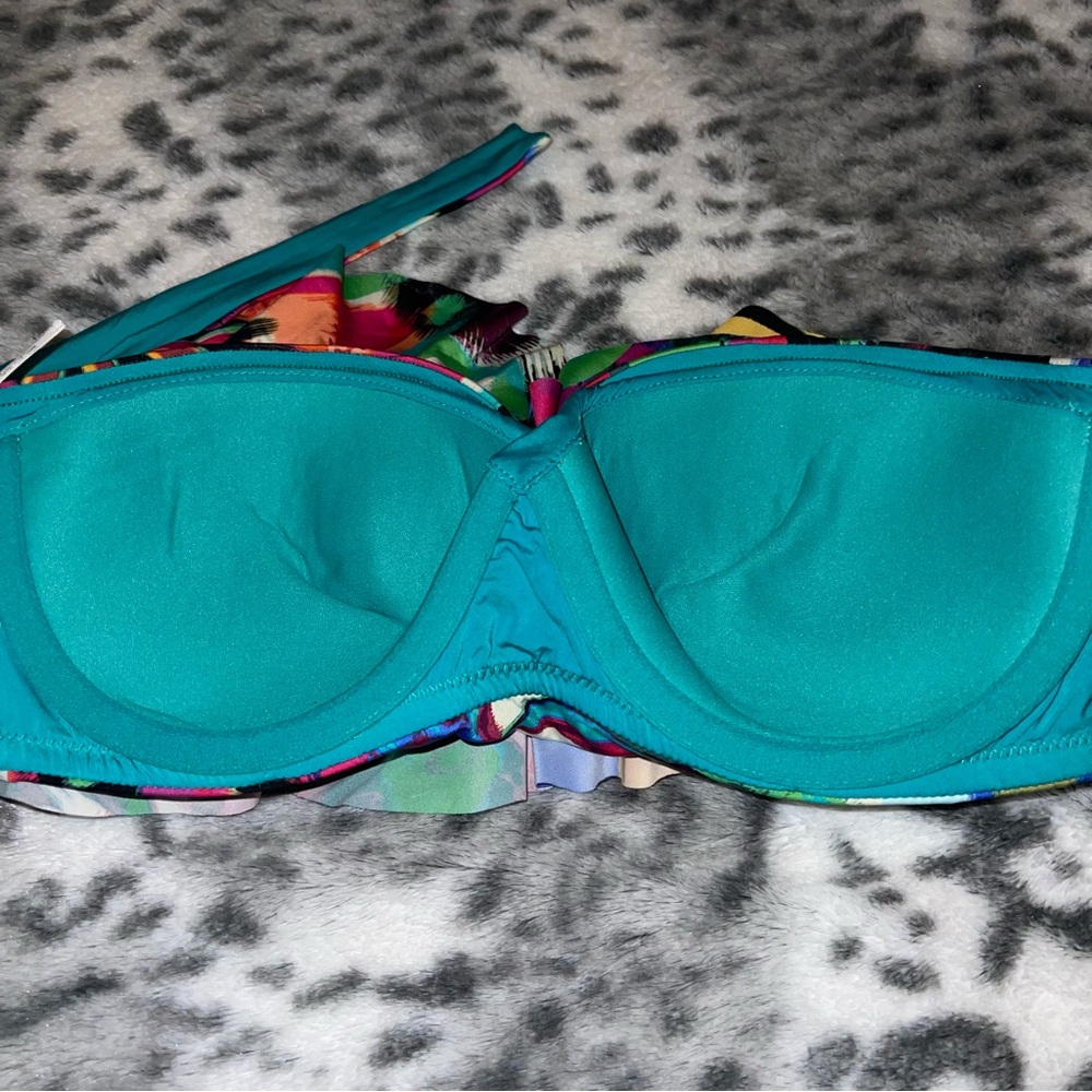 A. Che Bikini set - Picture 9 of 13